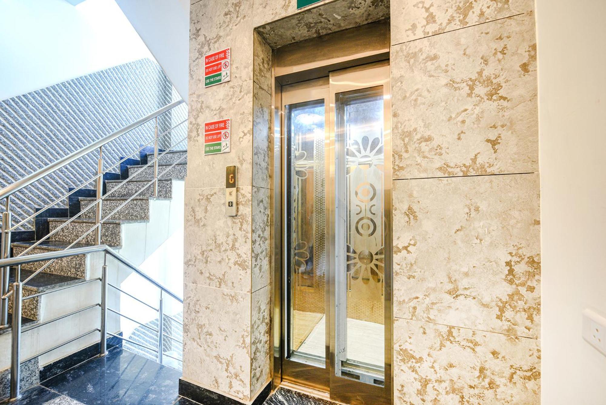 Hotel Fabhotel Shree Jii Luxury