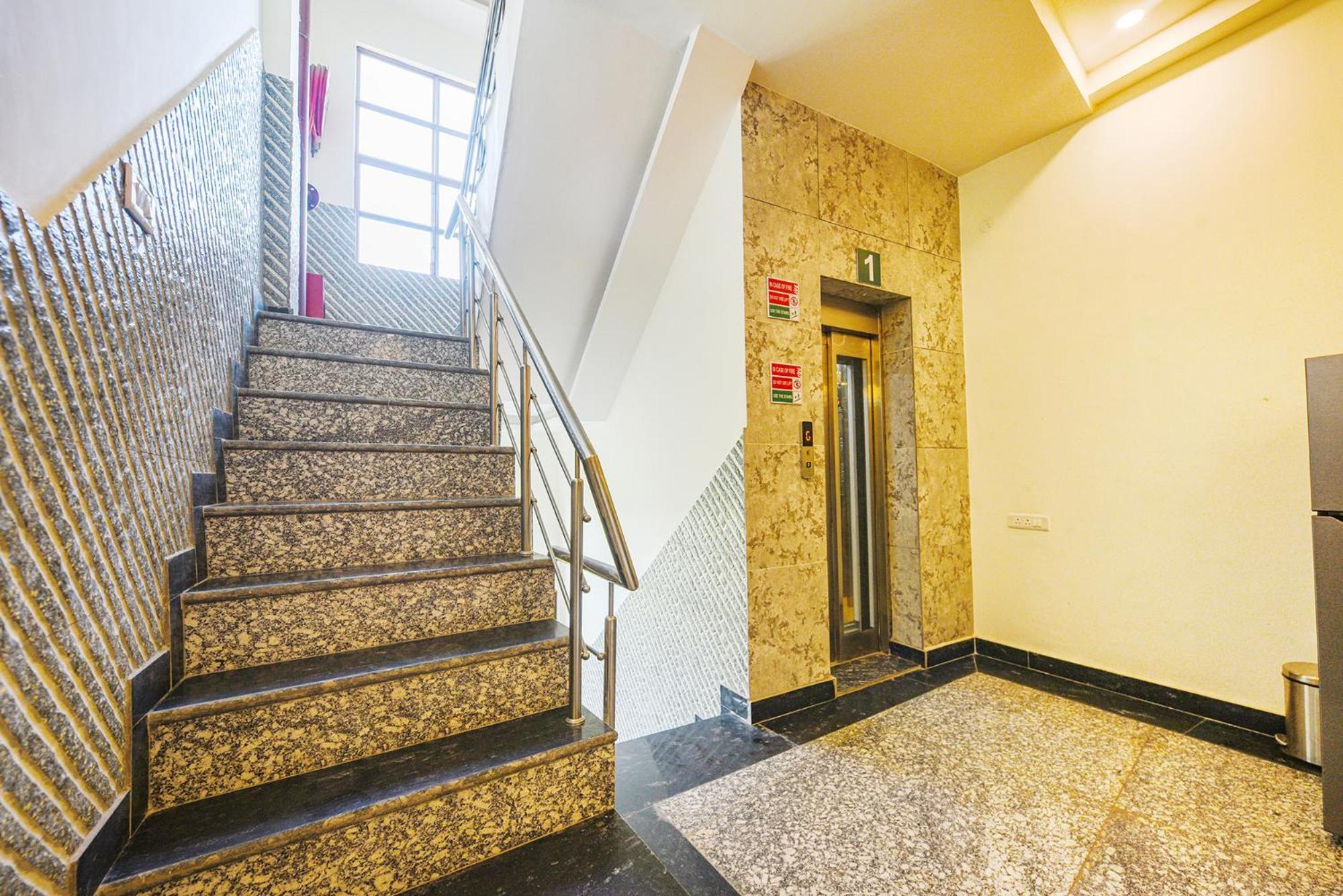 Hotel Fabhotel Shree Jii Luxury 3*