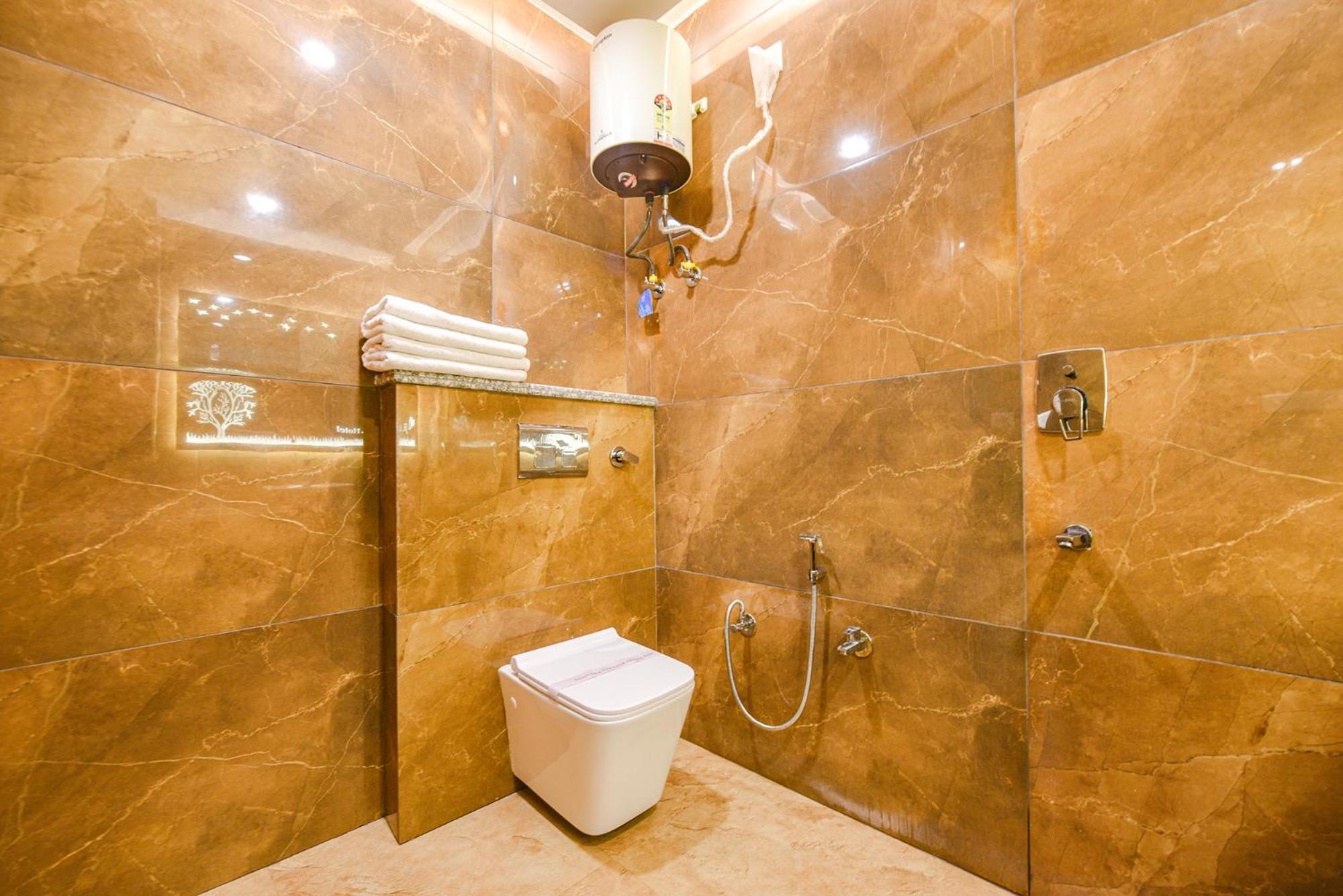 Hotel Fabhotel Shree Jii Luxury